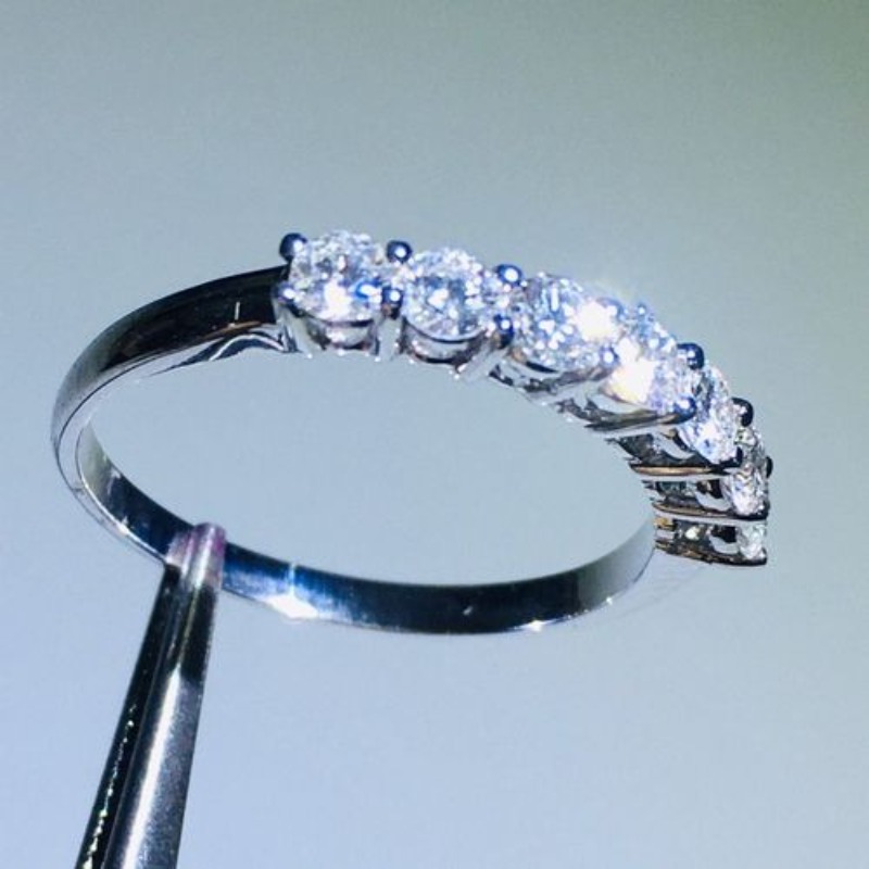 Women's 0.7 Carat Moissanite Seven-Stone Ring, 925 Silver